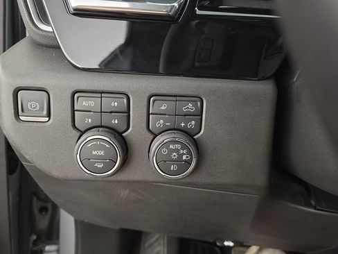 Used 2023 Chevrolet Silverado 1500 LTZ w/ LTZ Convenience Package II AWD/4WD image 25