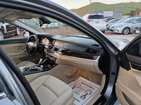 Used 2011 BMW 528i Sedan image 16