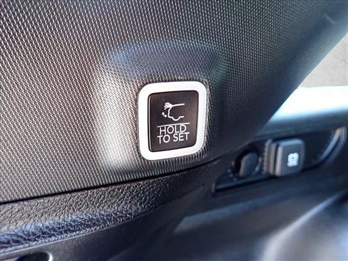 Used 2023 Jeep Grand Cherokee Altitude AWD/4WD image 9