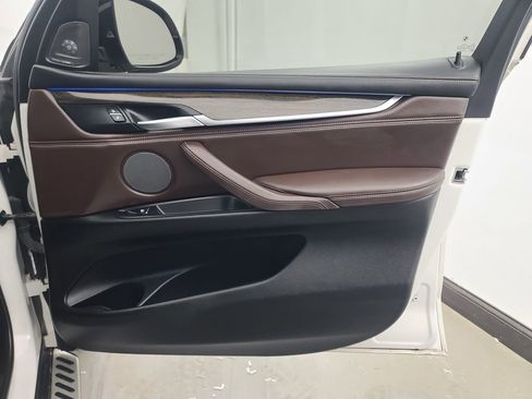 Used 2017 BMW X5 xDrive40e image 13