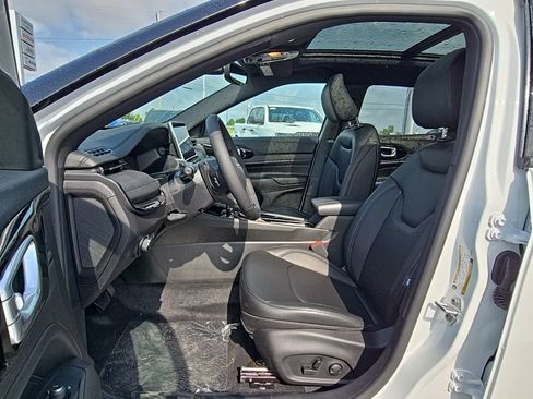 New 2026 Jeep Compass Limited w/ Sun, Sound & Navigation Group AWD/4WD image 9