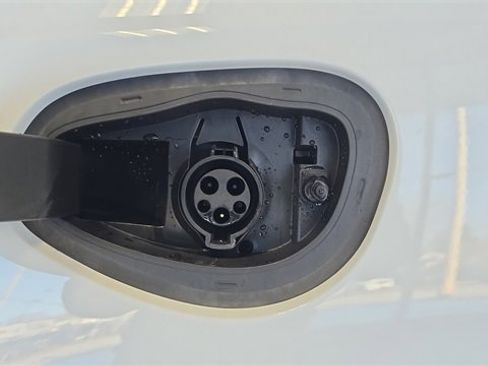 Used 2024 Chrysler Pacifica Select image 30