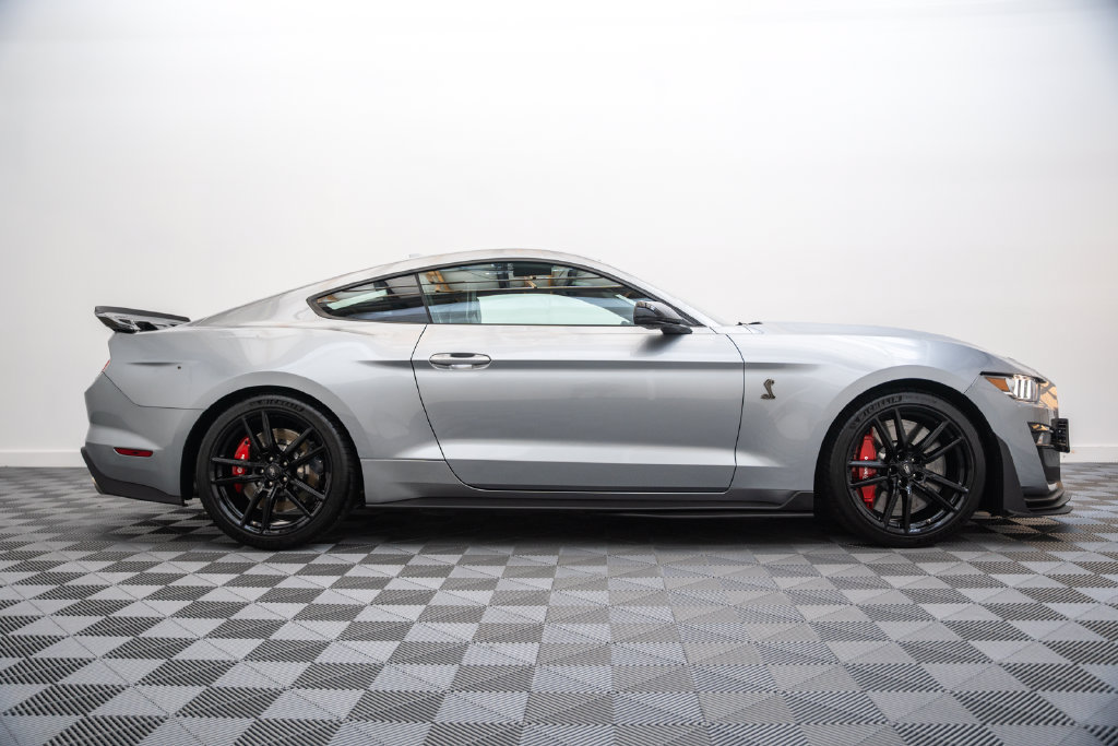 Used 2020 Ford Mustang Shelby GT500 w/ Technology Package RWD image 4