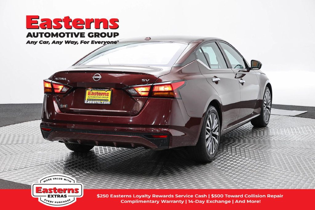 Used 2024 Nissan Altima 2.5 SV FWD image 6