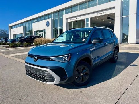 New 2026 Volkswagen Taos S image 1