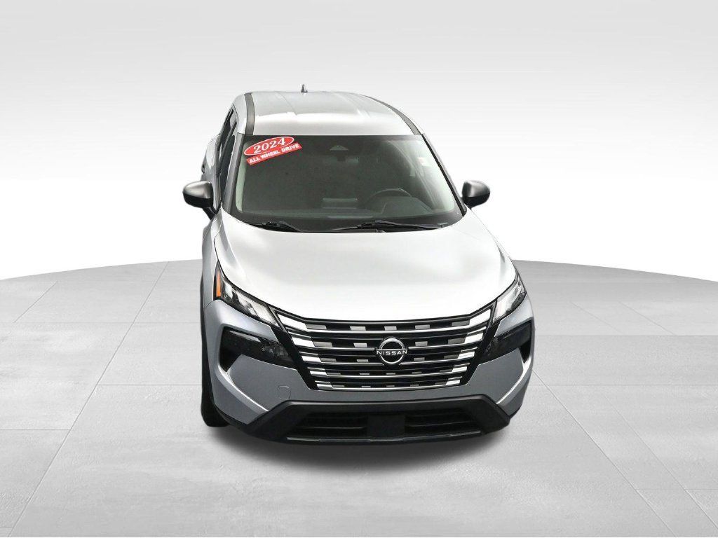 Used 2024 Nissan Rogue S AWD/4WD image 36