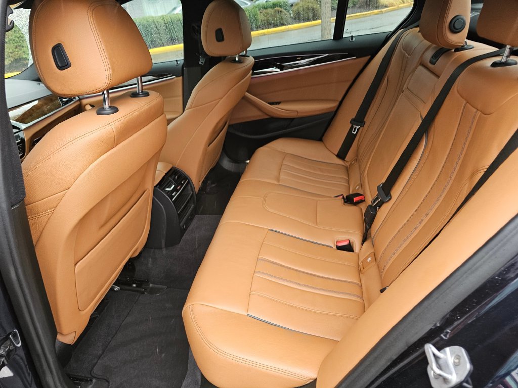 Used 2018 BMW 530e RWD image 19