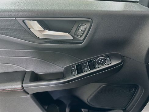 Used 2025 Ford Escape ST-Line FWD image 15