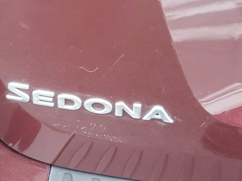 Used 2016 Kia Sedona LX w/ LX Convenience Package image 7