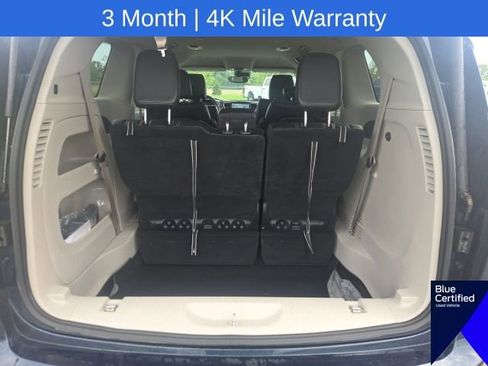 Used 2023 Chrysler Pacifica Touring-L FWD image 12