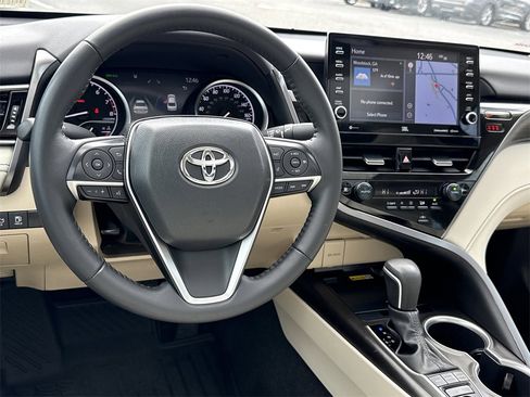 Used 2024 Toyota Camry XLE w/ Navigation Package image 22