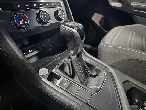 Used 2022 Volkswagen Tiguan S image 38