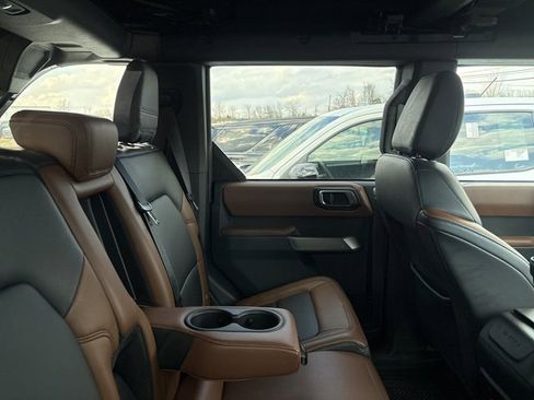 Used 2023 Ford Bronco Outer Banks image 8