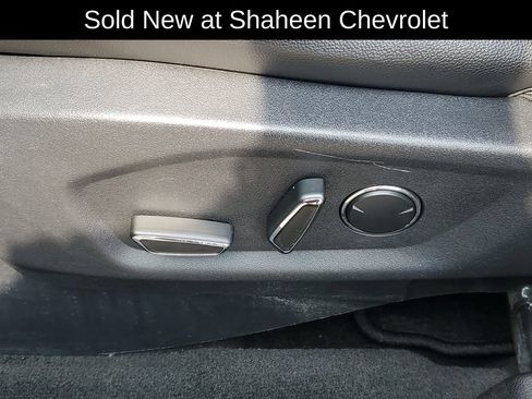 Used 2017 Ford Explorer XLT w/ Equipment Group 202A AWD/4WD image 8