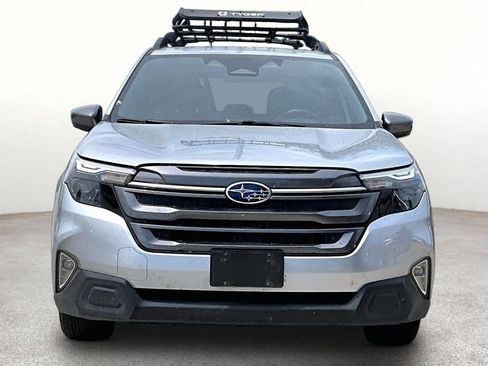 Used 2025 Subaru Forester Premium AWD/4WD image 3