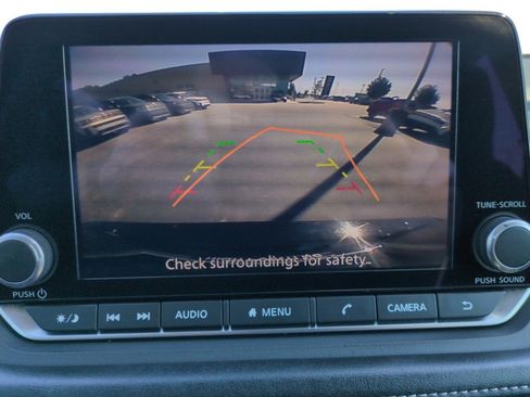 Used 2024 Nissan Rogue S AWD/4WD image 20
