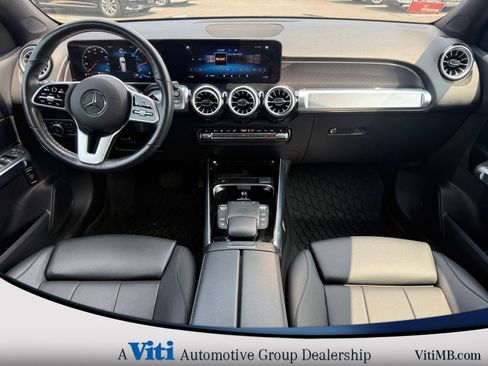 Used 2022 Mercedes-Benz GLB 250 GLB 250 image 2