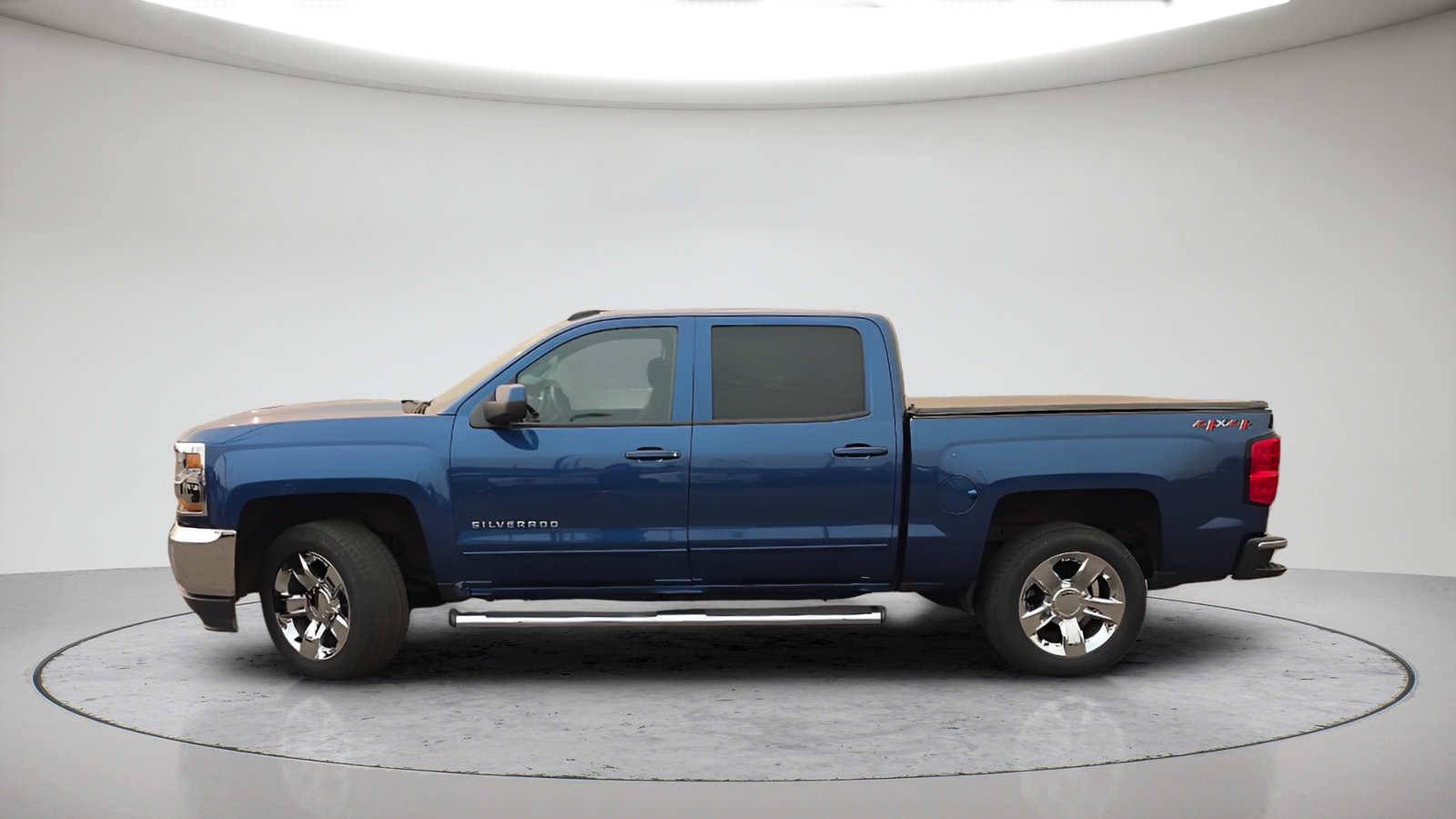 Used 2018 Chevrolet Silverado 1500 LT w/ LT Eassist Package AWD/4WD image 11