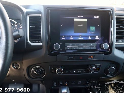 Used 2024 Nissan Frontier SV w/ SV Convenience Package image 17