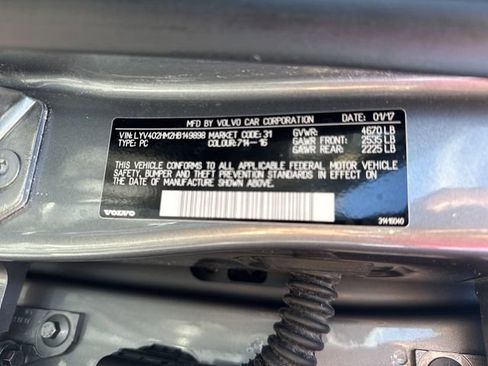 Used 2017 Volvo S60 T5 Inscription Platinum image 31