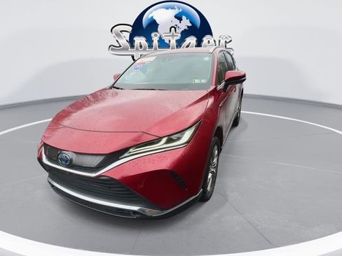 Certified 2021 Toyota Venza Limited image 3