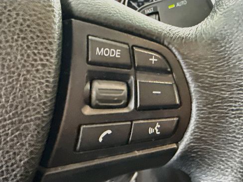 Used 2018 BMW 320i Sedan RWD image 15