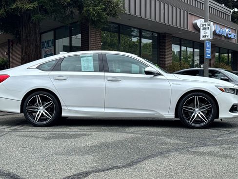 Used 2021 Honda Accord Touring image 3