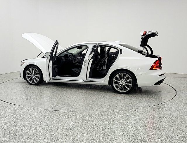 Used 2020 Volvo S60 T5 Momentum FWD image 12