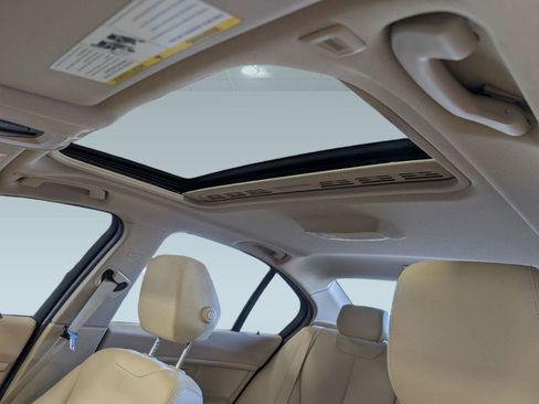 Used 2016 BMW 320i Sedan image 15