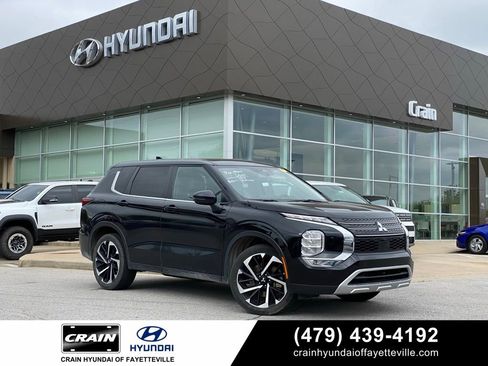 Used 2024 Mitsubishi Outlander SE AWD/4WD image 1