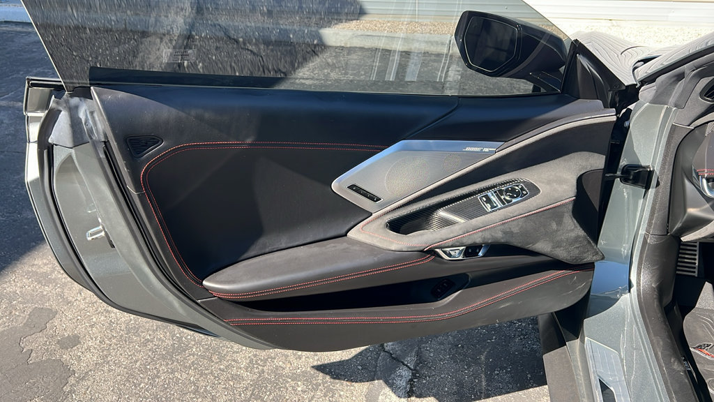 Used 2022 Chevrolet Corvette Stingray Premium Cpe w/ Z51 Performance Package RWD image 10