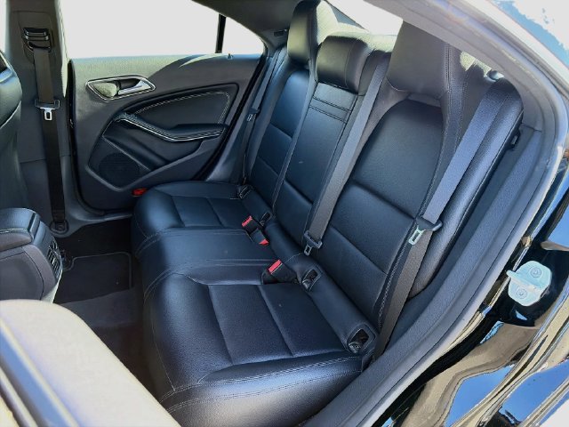 Used 2015 Mercedes-Benz CLA 250 4MATIC image 25