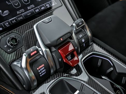 Used 2024 Lamborghini Urus Performante image 40