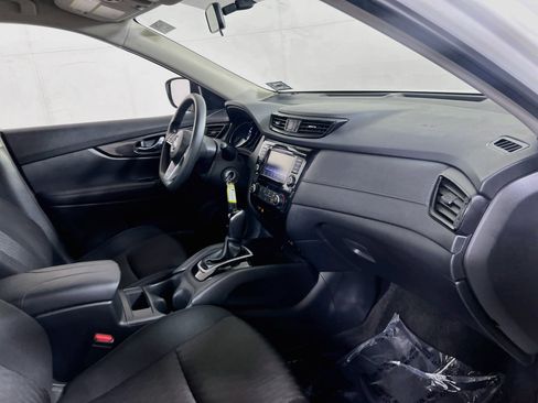 Used 2018 Nissan Rogue S AWD/4WD image 26