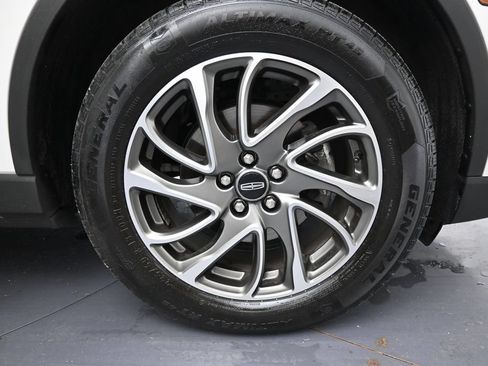 Used 2020 Lincoln Corsair AWD w/ Equipment Group 101A image 32
