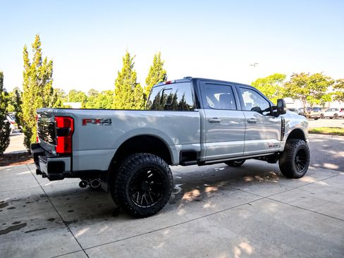 Used 2026 Ford F250 Platinum AWD/4WD image 11