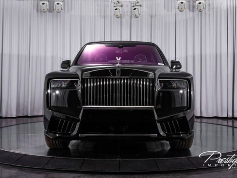 Used 2025 Rolls-Royce Cullinan image 3