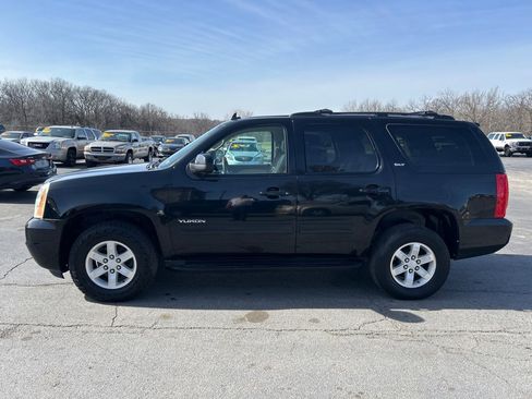 Used 2011 GMC Yukon SLT w/ SLT-2 Equipment Package AWD/4WD image 1