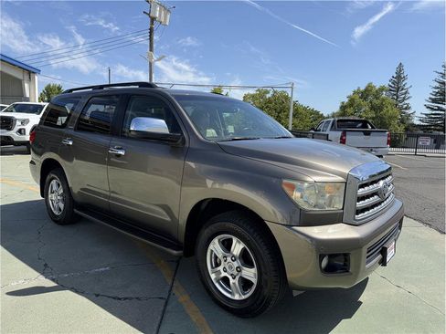 Used 2008 Toyota Sequoia Limited RWD image 4