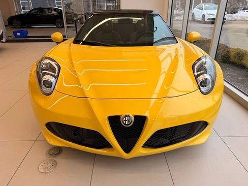 Used 2015 Alfa Romeo 4C Spider w/ Convenience Group image 2