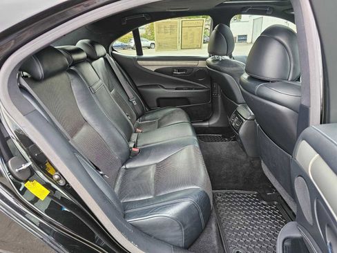 Used 2013 Lexus LS 460 image 12