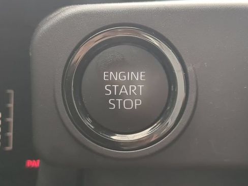 Used 2025 Toyota Tacoma SR5 AWD/4WD image 26