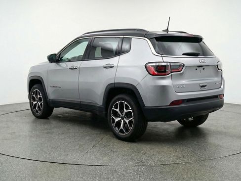 Used 2025 Jeep Compass Limited image 6