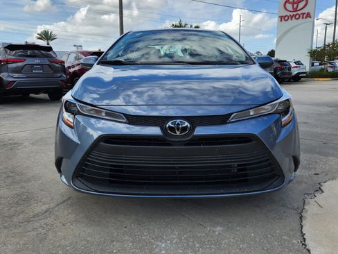 Certified 2025 Toyota Corolla LE image 2