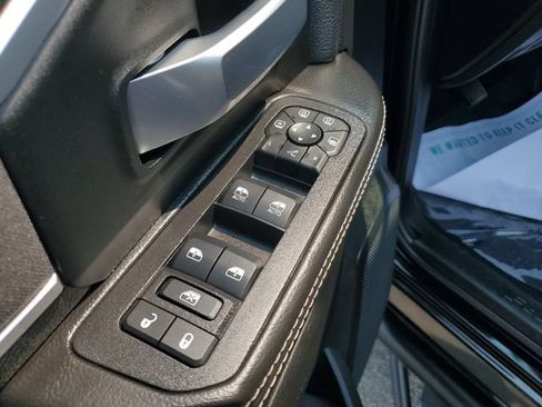 Certified 2025 RAM 2500 Big Horn AWD/4WD image 25