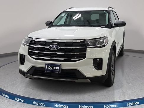 Used 2026 Ford Explorer Active w/ Active Comfort Package AWD/4WD image 3