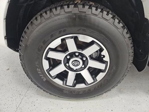 Used 2020 Toyota 4Runner TRD Off-Road image 9