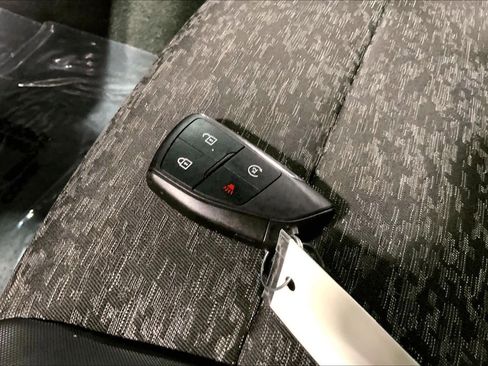 Used 2024 Chevrolet Colorado Z71 w/ Z71 Convenience Package 2 image 15