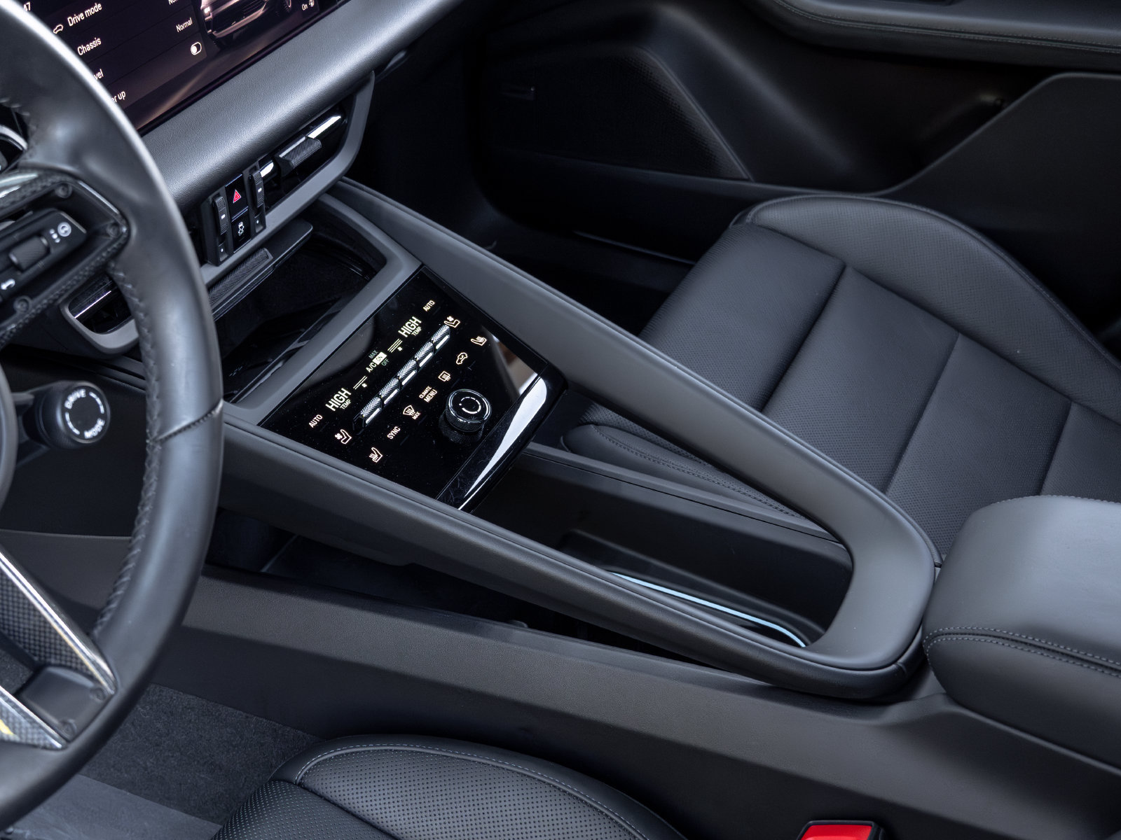 Certified 2025 Porsche Macan 4 Electric AWD/4WD image 37