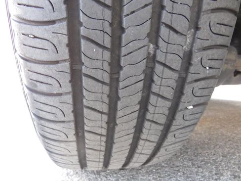 Used 2018 Dodge Grand Caravan GT image 32